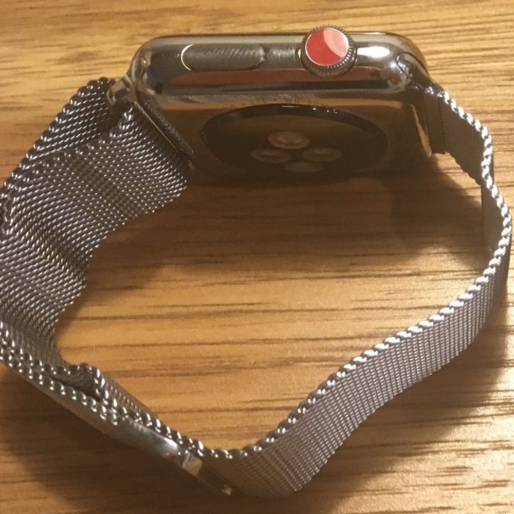 Apple Watch Series 3 Unlocked 42mm Stainless Steel With Milanese loop band
